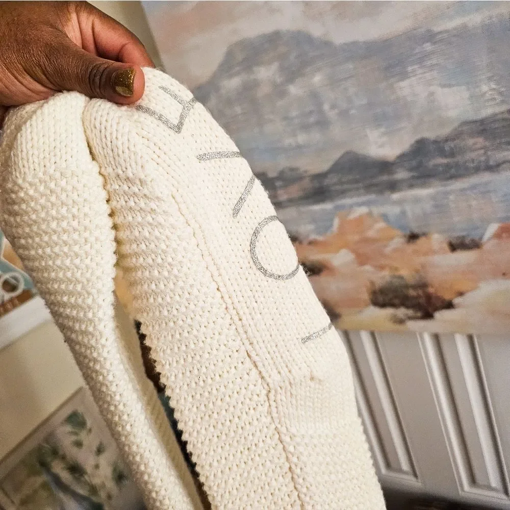 New Gap Acrylic Blend Pom Detail Cozy House Socks.